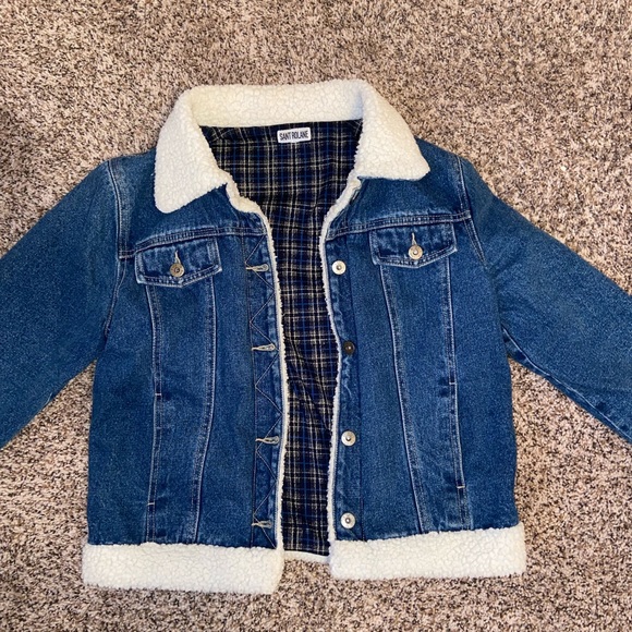 Women’s Denim Jean Jacket - Picture 2 of 3